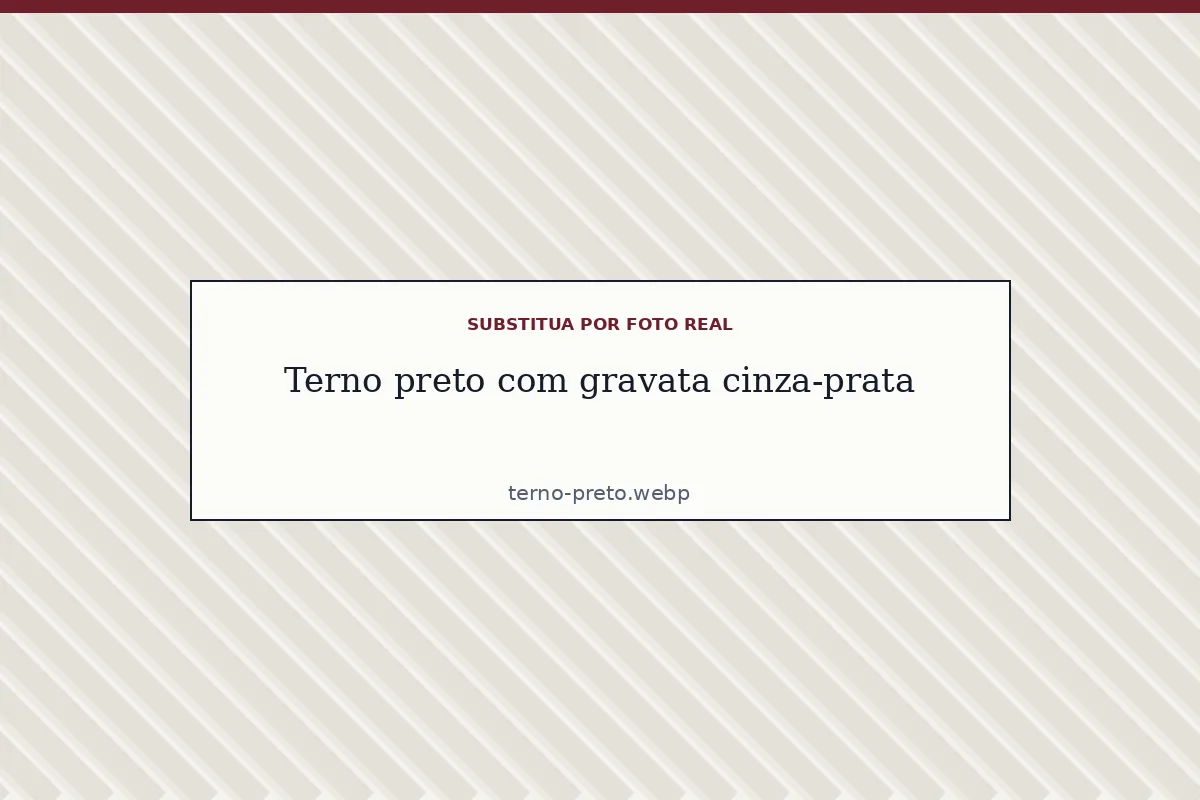 Terno preto com camisa branca e gravata cinza-prata